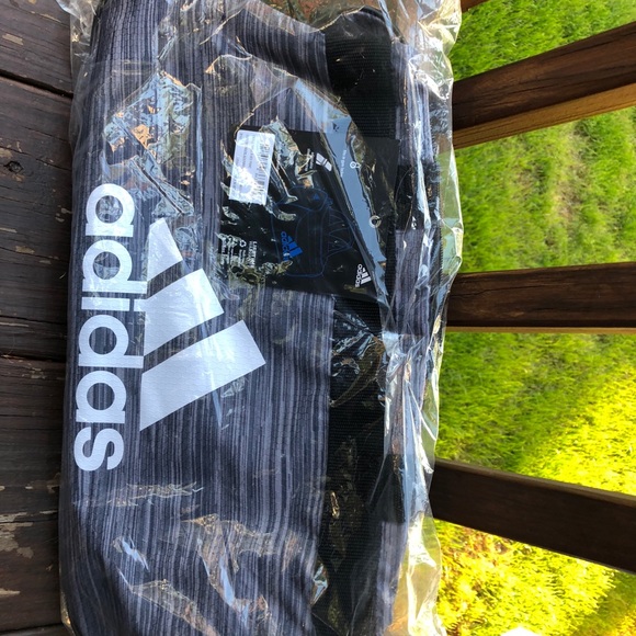 New Adidas Diablo Hex Duffel Gym Bag - Picture 3 of 7